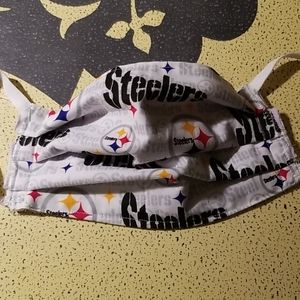 - Cotton steeler face mask.